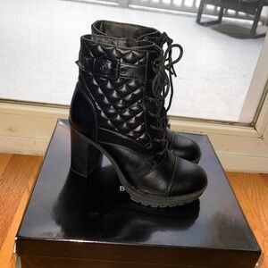 G by guess gift black laced up quilted platform block heels booties